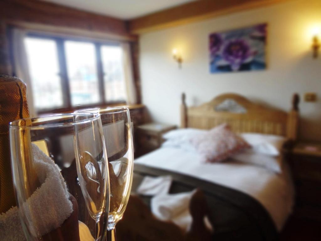 The George Inn & Millingbrook Lodge Ltd Lydney Ngoại thất bức ảnh