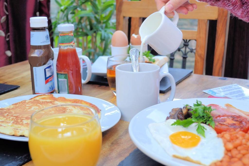 The George Inn & Millingbrook Lodge Ltd Lydney Ngoại thất bức ảnh